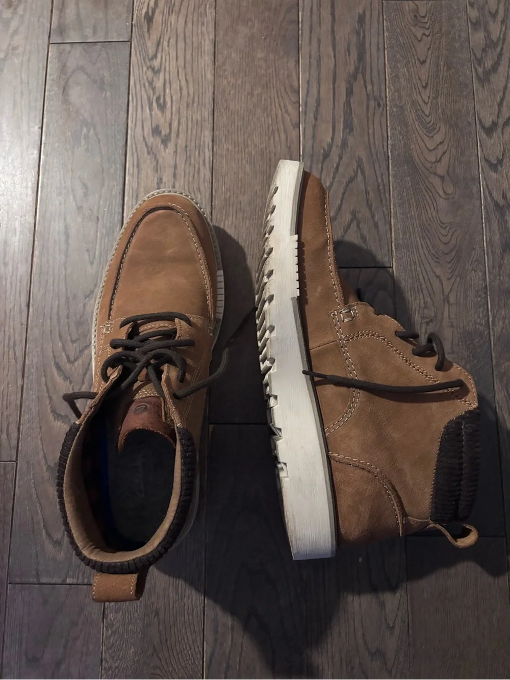Clarks Men’s Brown Suede Barnes mid Chukka Boots with Dark Knit Collar